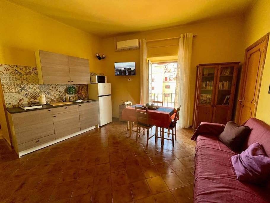 Apartamento Spaccanapoli Top, Your House In The Old Town Exterior foto